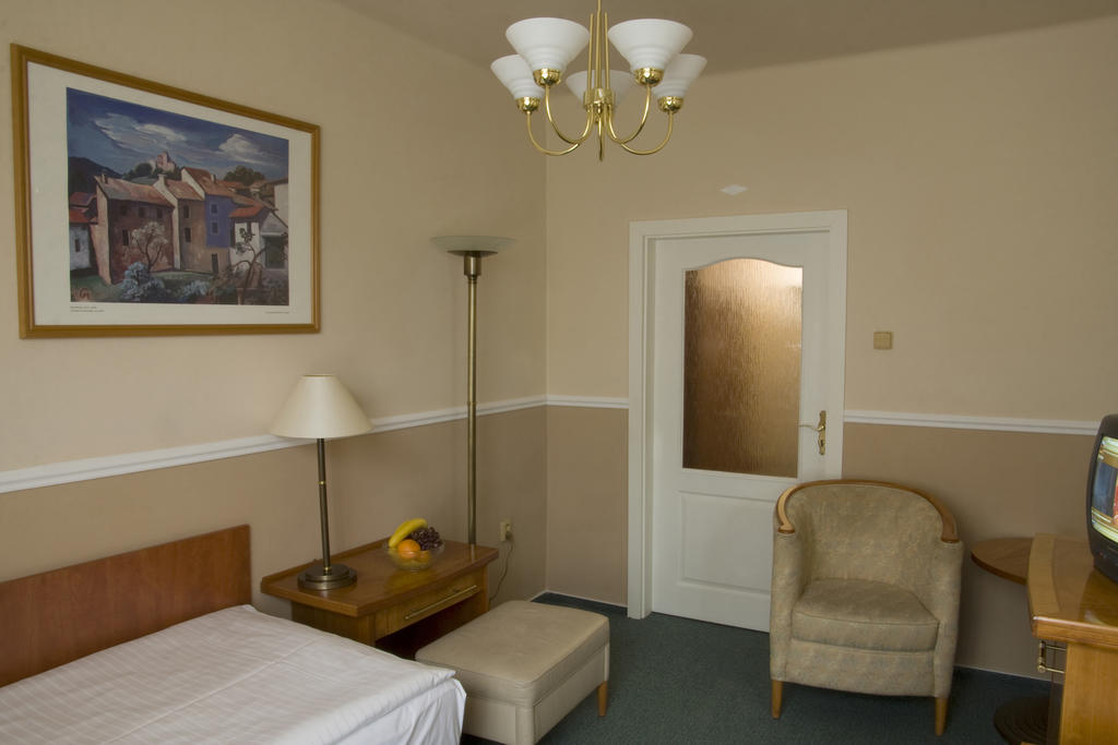 Dr. Adler Spa & Kurhotel Františkovy Lázně الغرفة الصورة