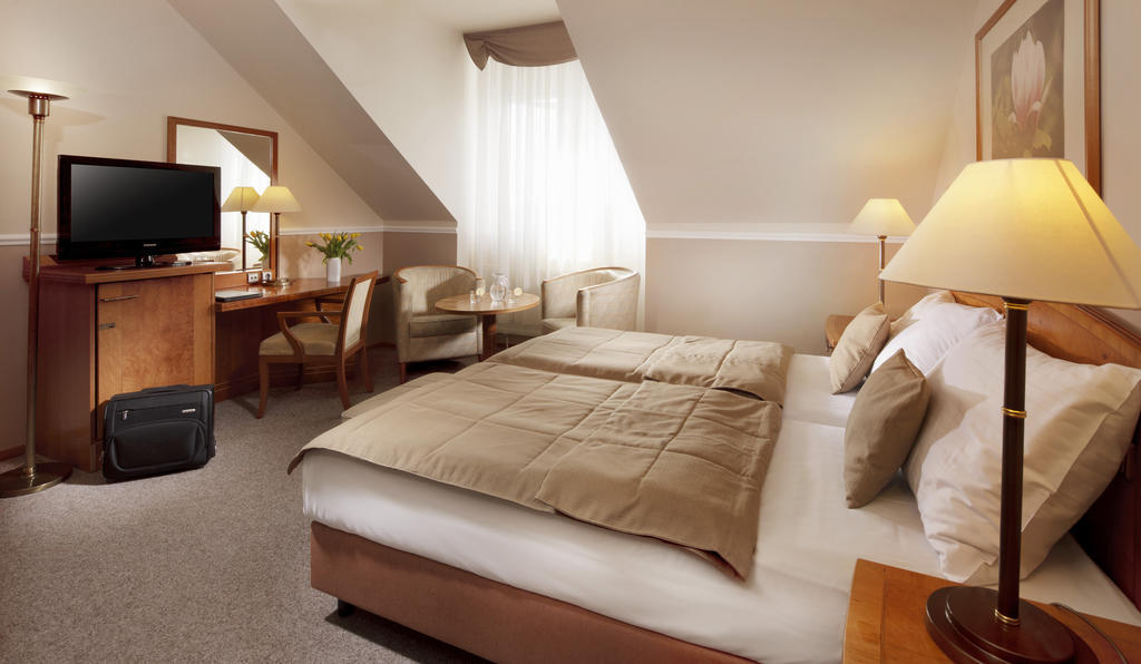 Dr. Adler Spa & Kurhotel Františkovy Lázně الغرفة الصورة